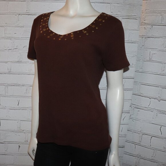 🤎✨👕 C.B. Casual Tee · Gold Studded Neckline · Size L - Picture 1 of 6